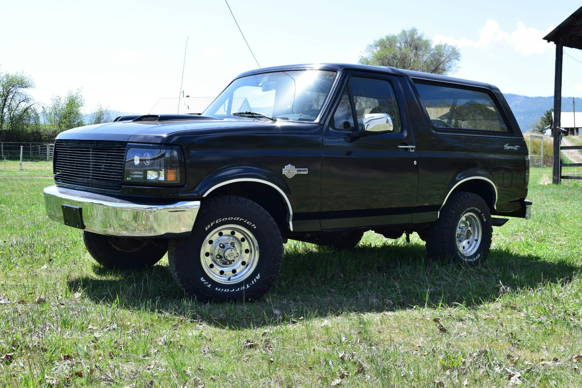 Ford-Bronco-1995-2024-02-19T22:39:04.255Z