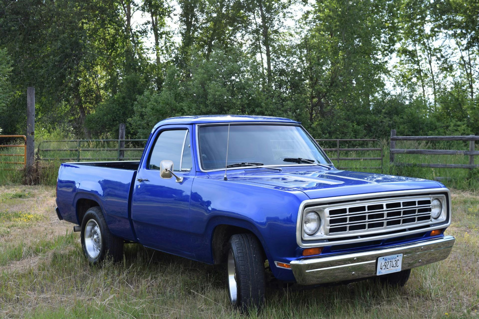 Dodge-D100-1975-2024-02-23T16:18:20.601Z