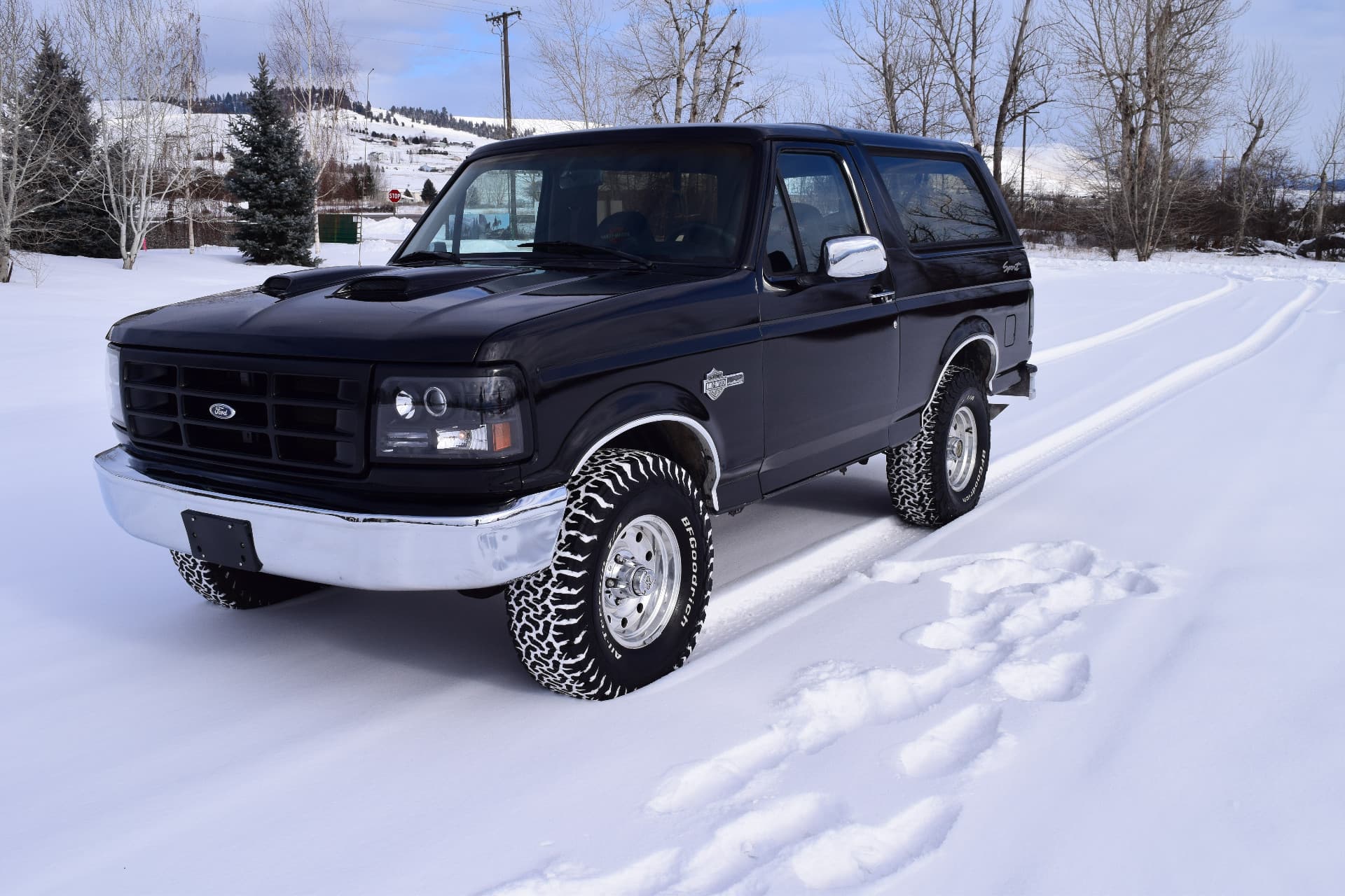 Ford-Bronco-1995-2024-02-19T22:39:04.255Z