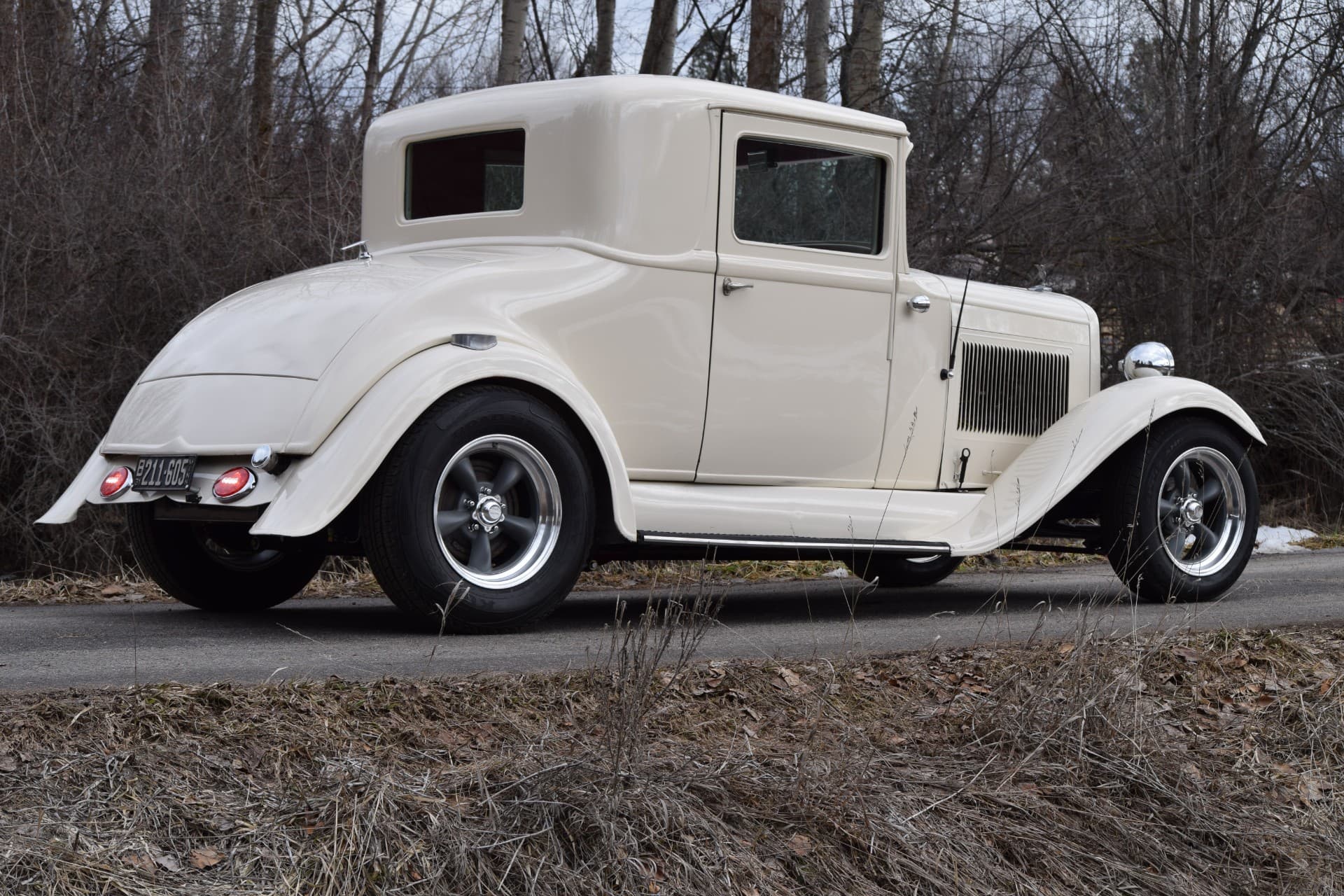 Vehicle image 3