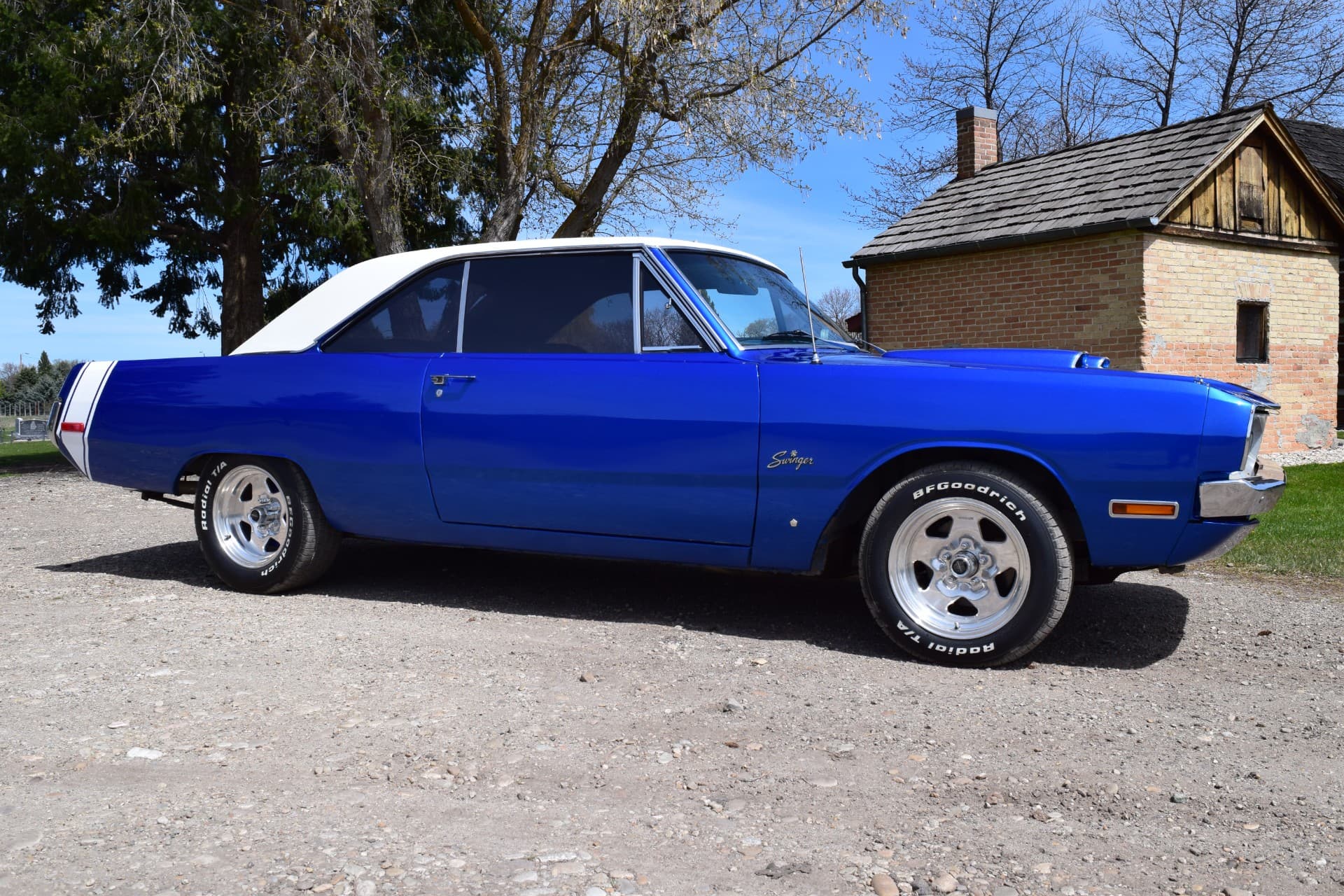 Vehicle image 6