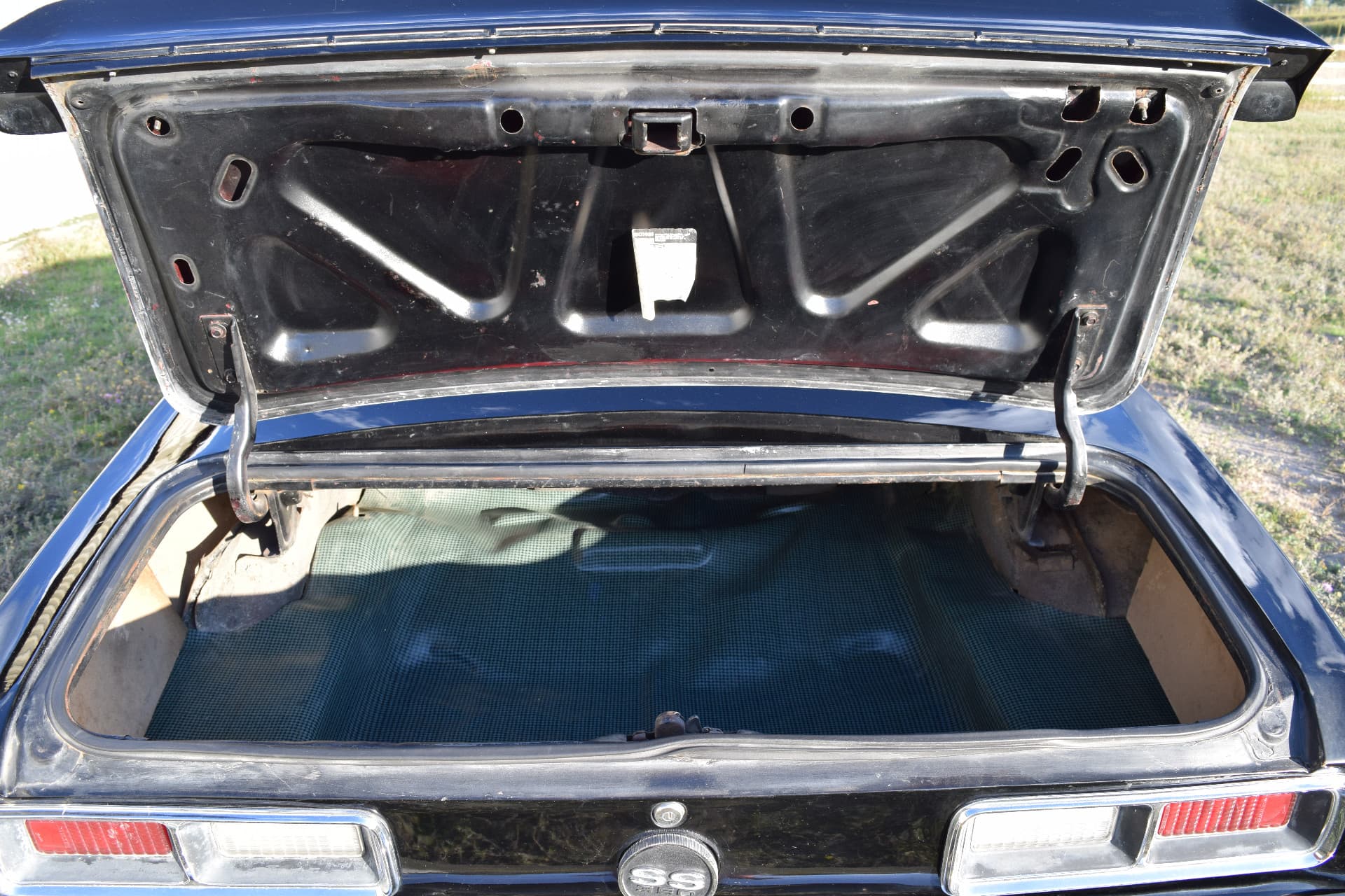 Vehicle image 13